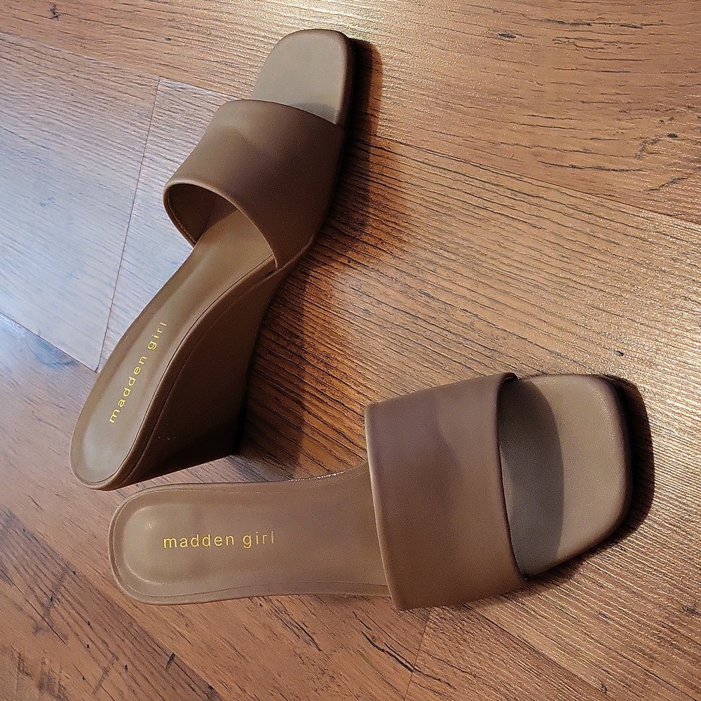 Madden girl wedges